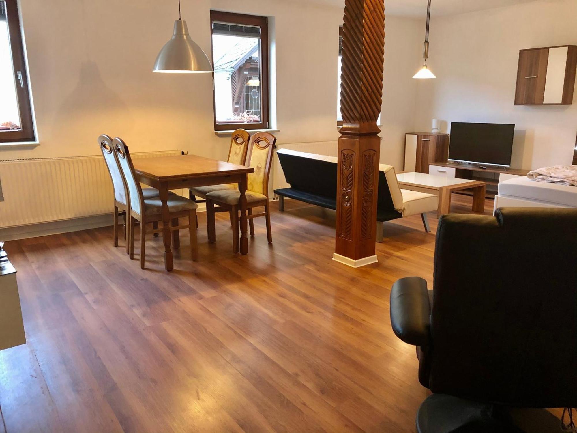 Ferienwohnung Familie Troeger 플로흐 외부 사진